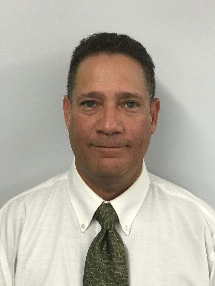 Edis Gonzalez, Associate Broker in Brunswick, Access Realty