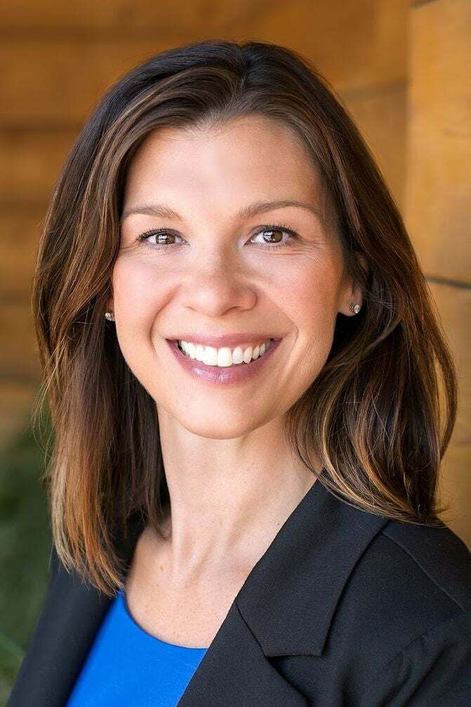 Laura Garcia, Real Estate Salesperson in Birmingham, Professionals