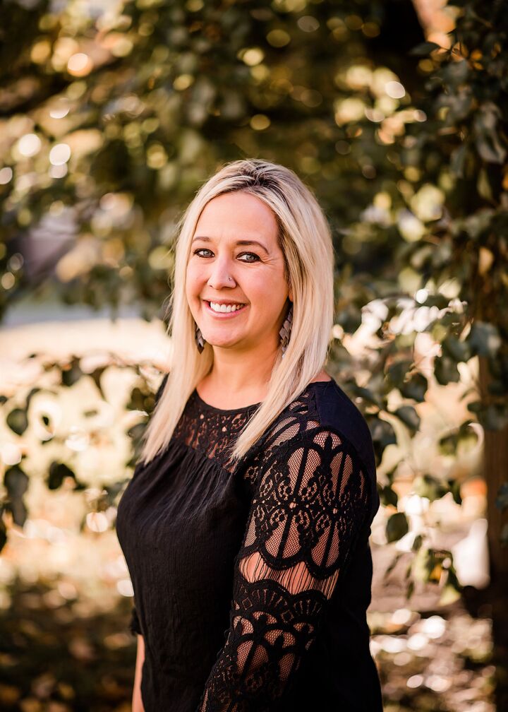 Kristi Smith, Real Estate Salesperson in Elkins, Central