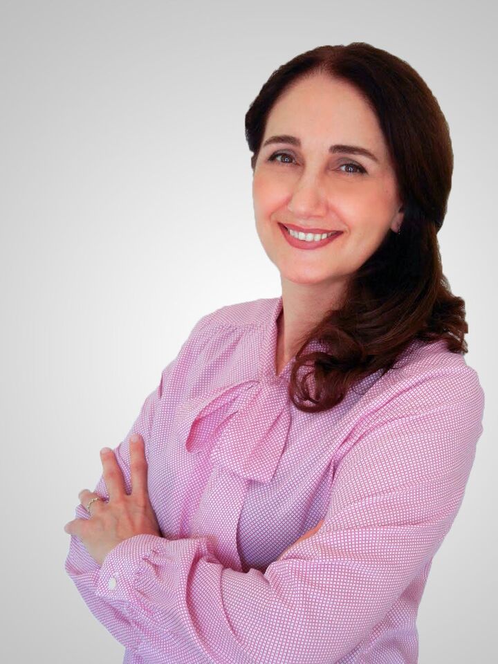 Jasmen Bonyadi,  in Glendale, Hallmark Realty