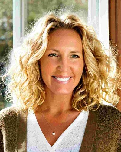 Emily Menesini, Real Estate Salesperson in Grass Valley, Grass Roots Realty