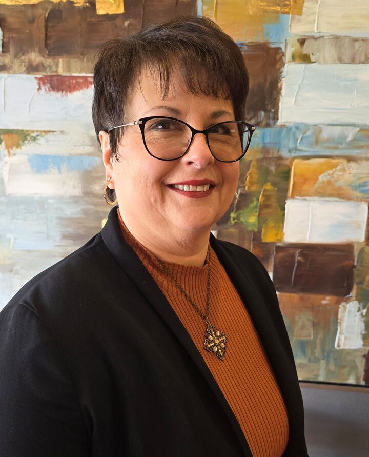 Sherry Hacker, Real Estate Broker in Orland Park, Circle