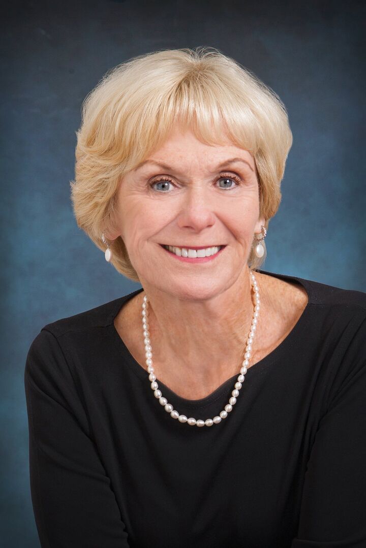 Robin Williams,  in Clyde, Bolte Real Estate