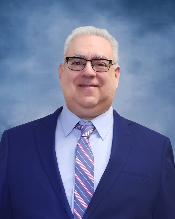 Eric Sinensky,  in Miller Place, Realty Connect