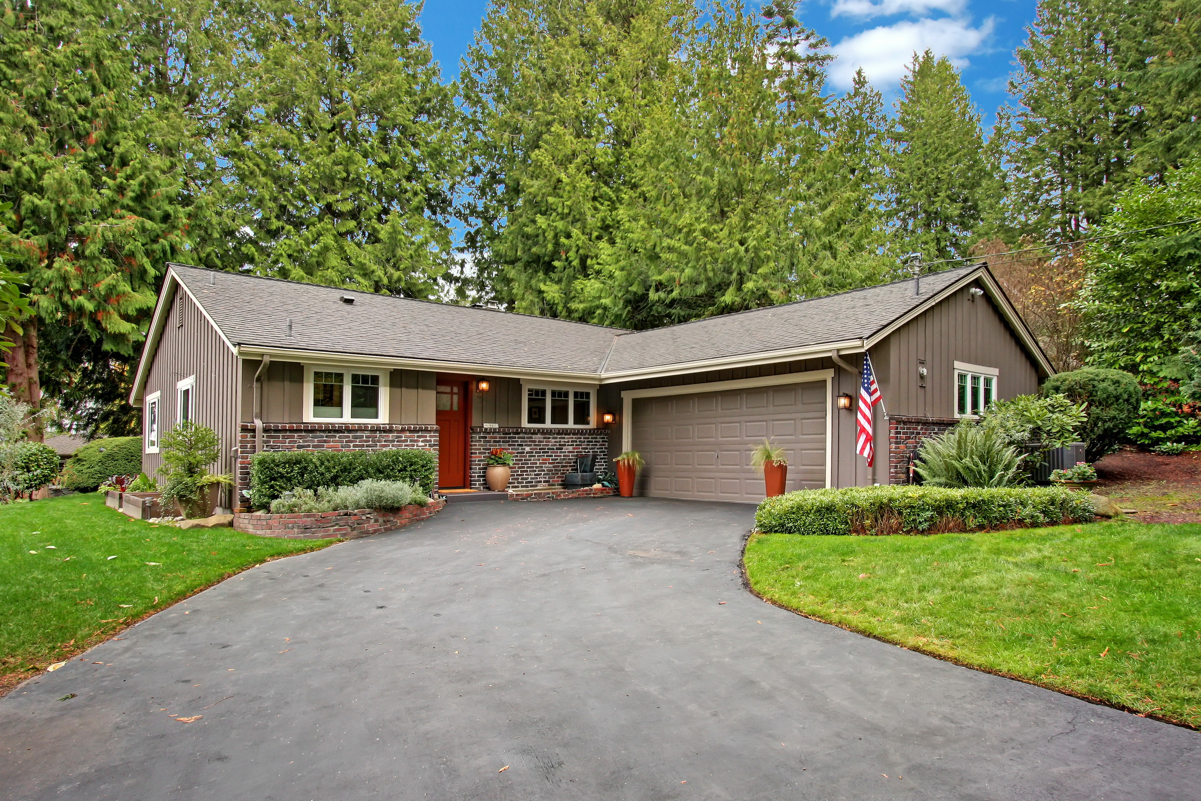 Property Photo:  8827 184th St SW  WA 98026 