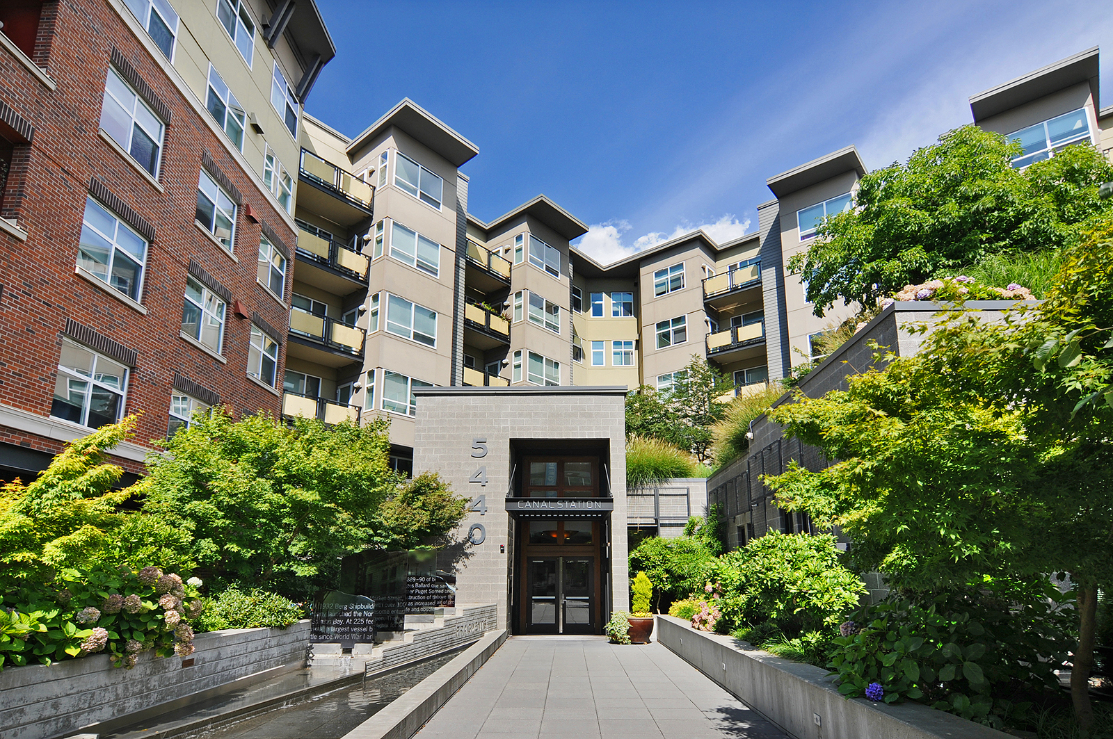 Property Photo: 5440 Leary Ave NW 518 WA 98107