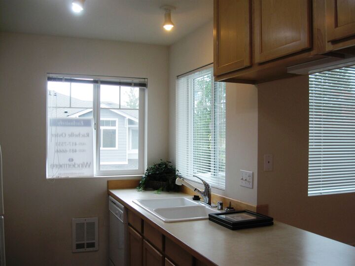 Property Photo: Kitchen 14200 69th Dr SE K4  WA 98296 