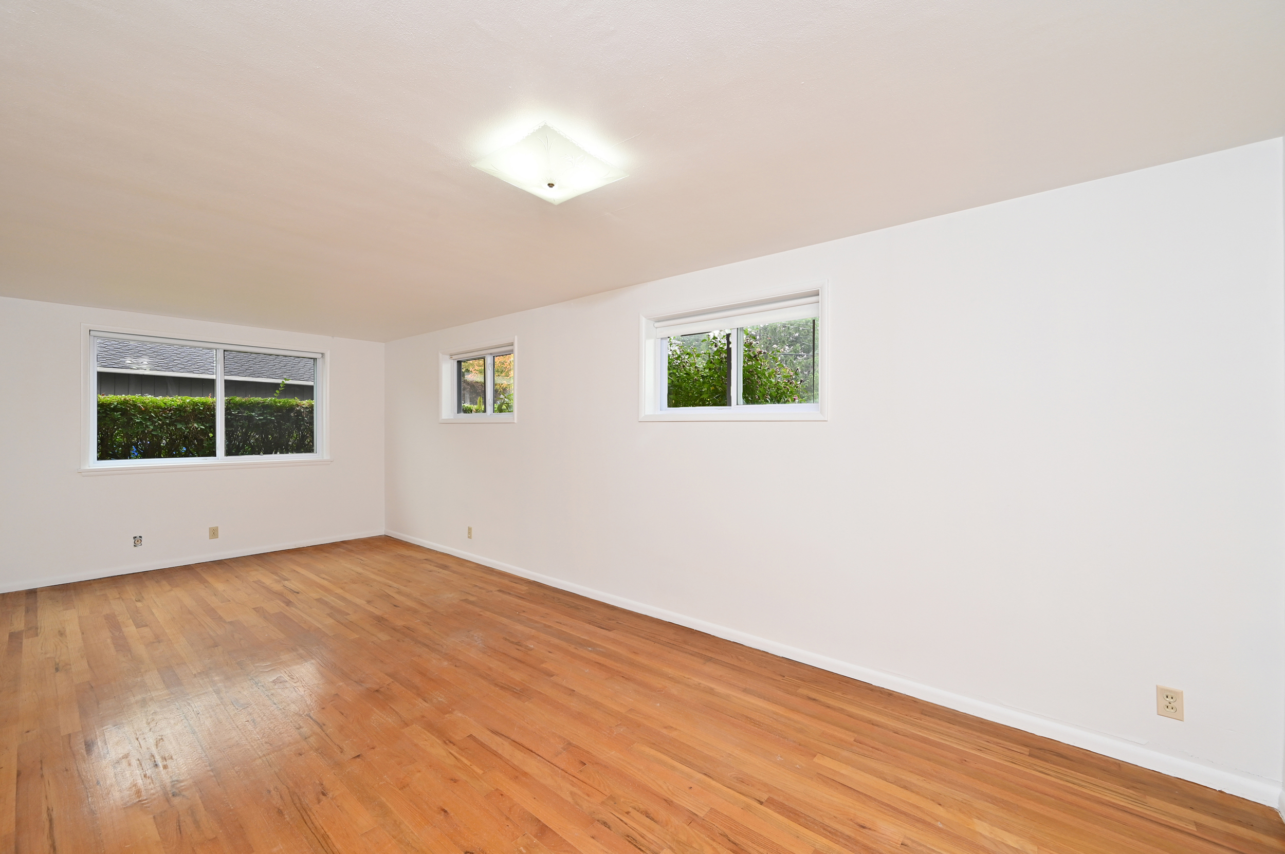 Property Photo: Bedrooms 3116 W Raye St  WA 98199 