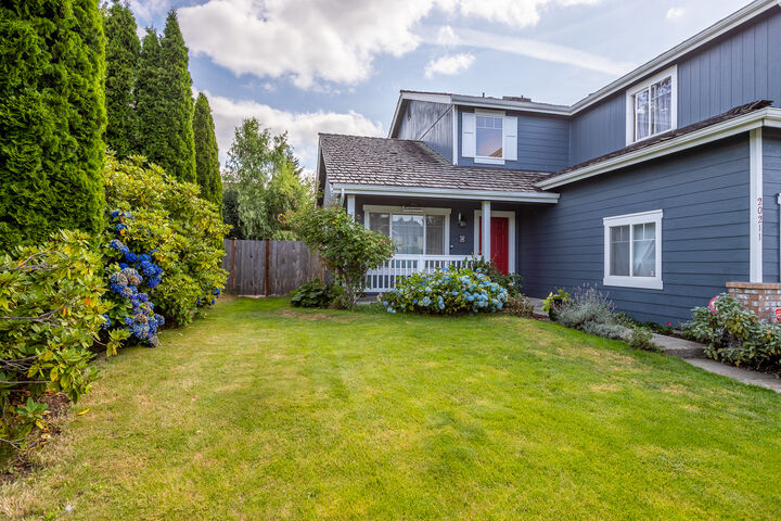 Property Photo:  20211 73rd Ave E  WA 98387 