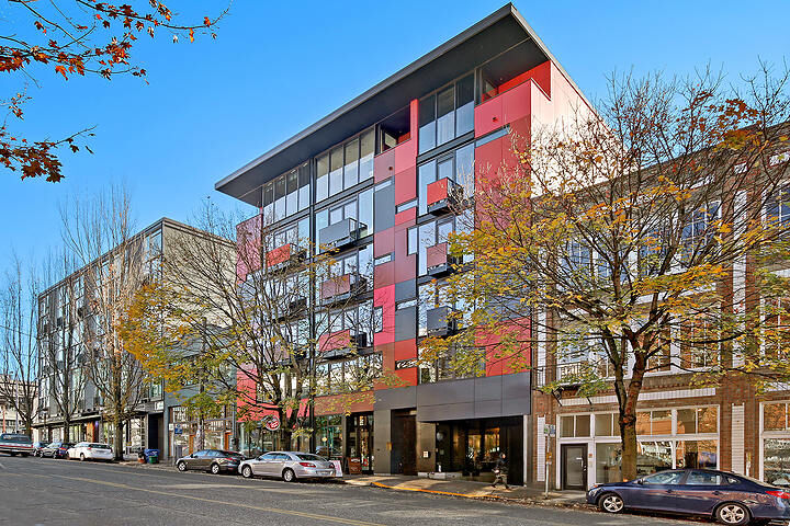Property Photo: 1111 E Pike St 405 WA 98122