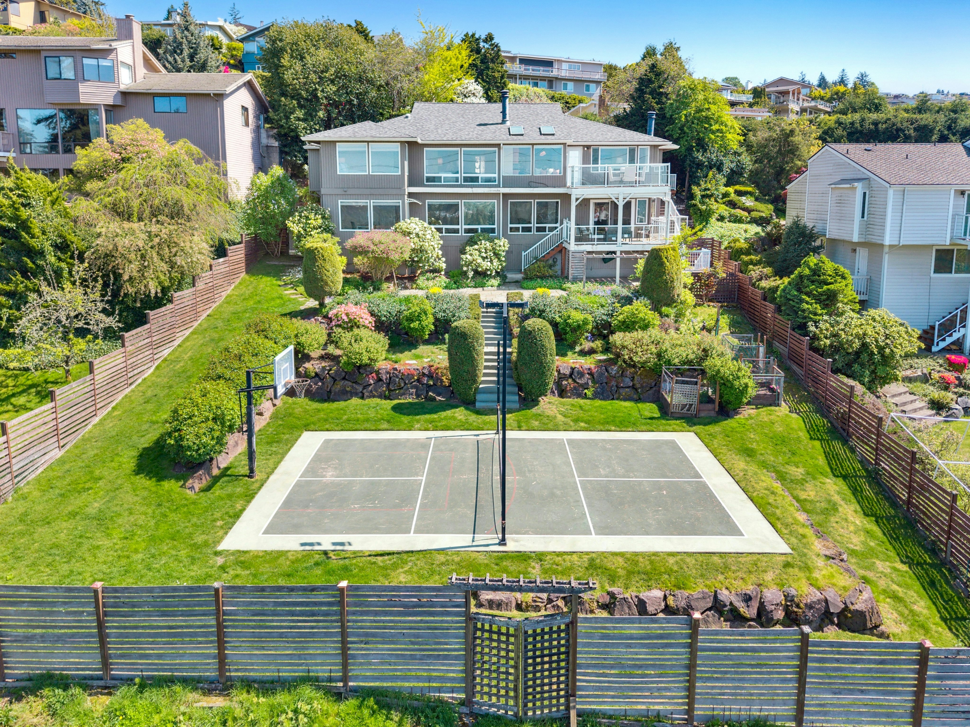 Property Photo: 13712 SE 44th Street WA 98006