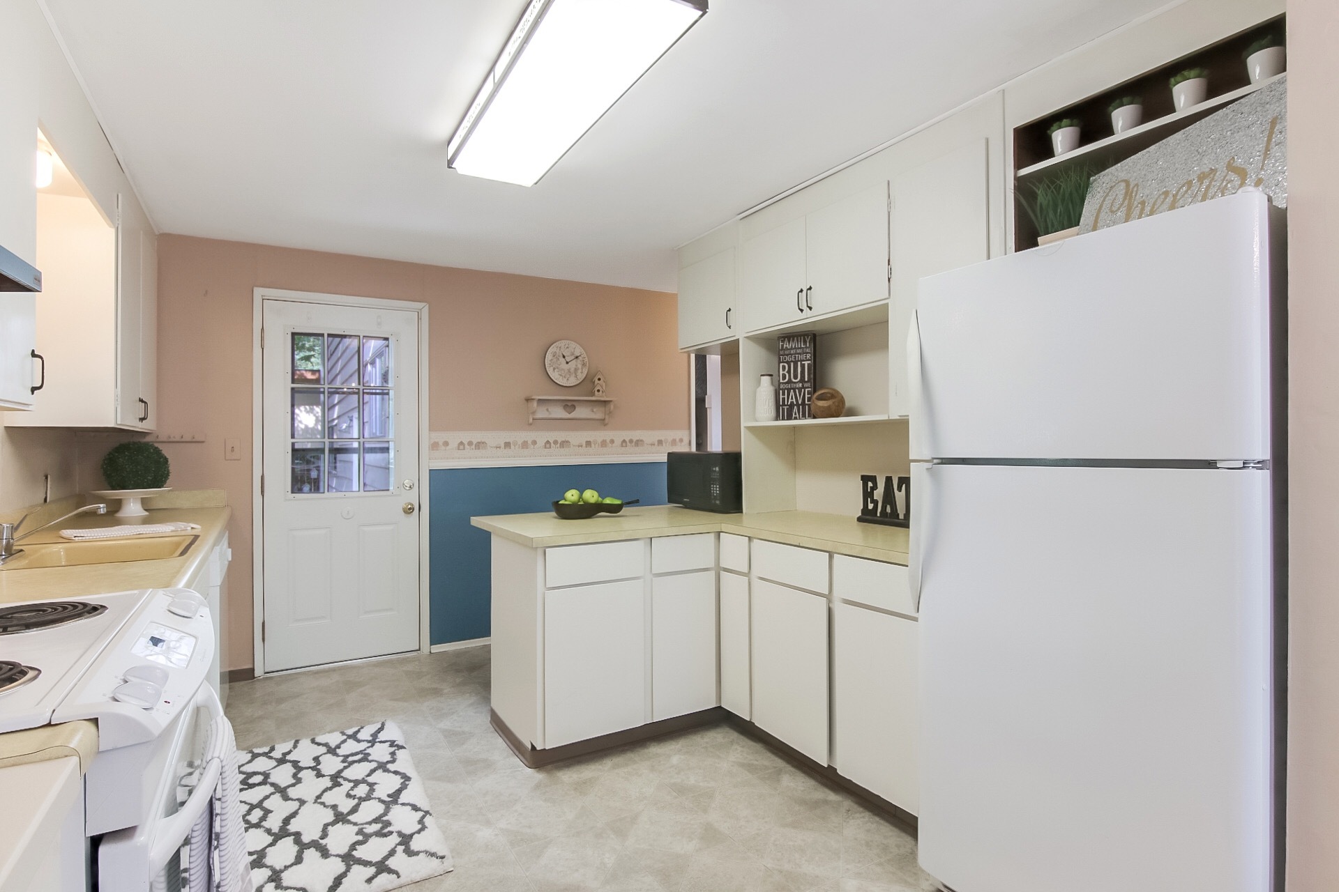 Property Photo: Kitchen 6021 NE 204th St WA 98028
