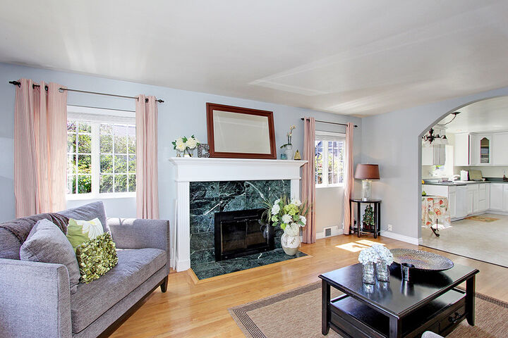 Property Photo: . 7515 17th Avenue NW WA 98117