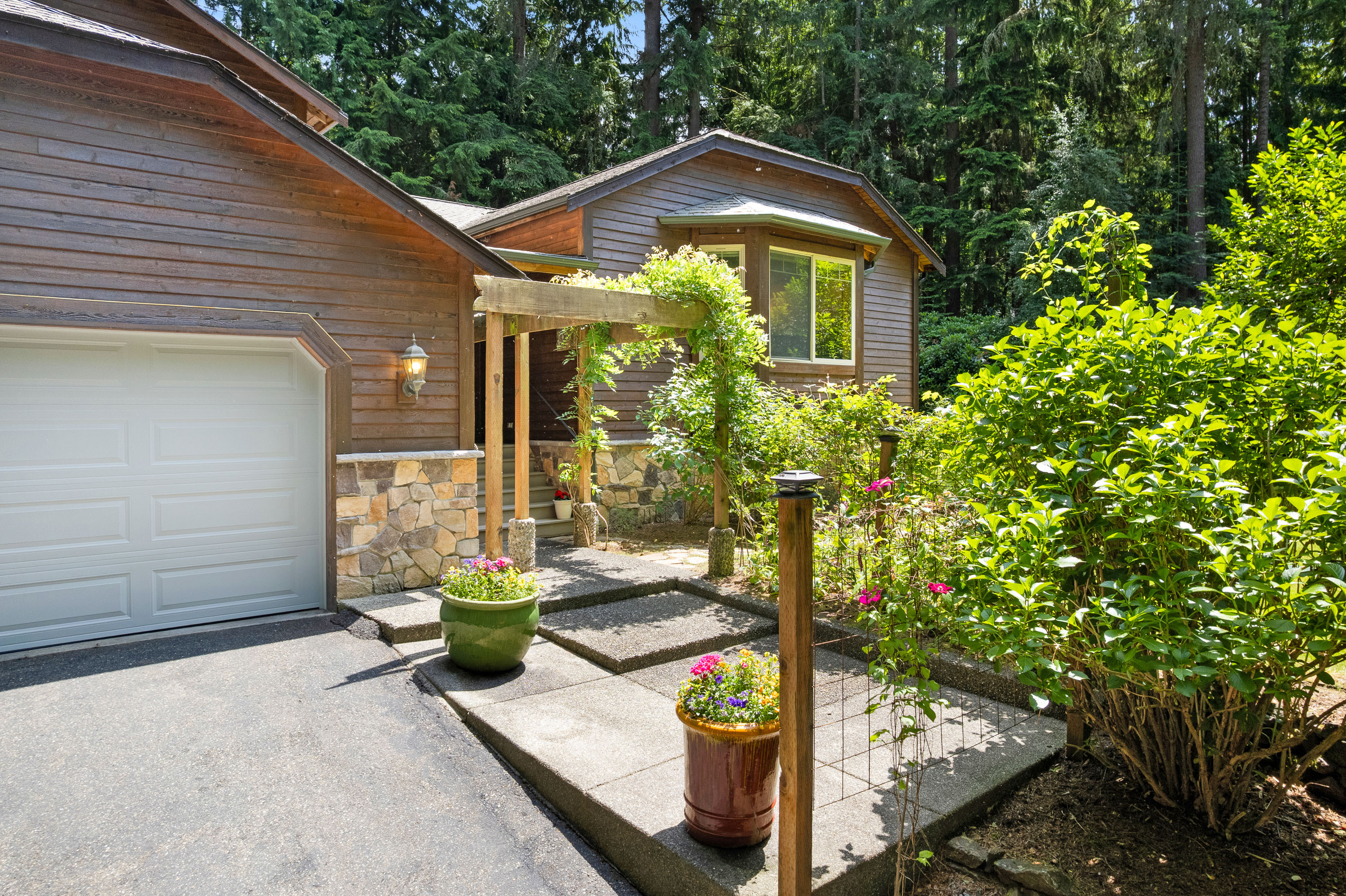 Property Photo: 19812 163rd Avenue NE WA 98072