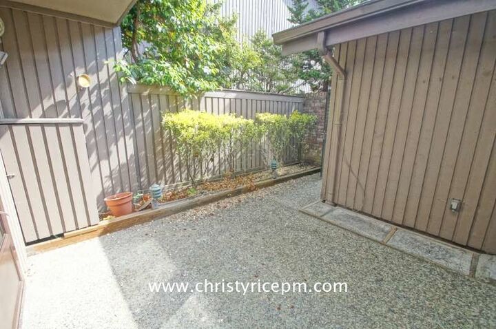 Property Photo: 137 143rd Place NE 30 WA 98007