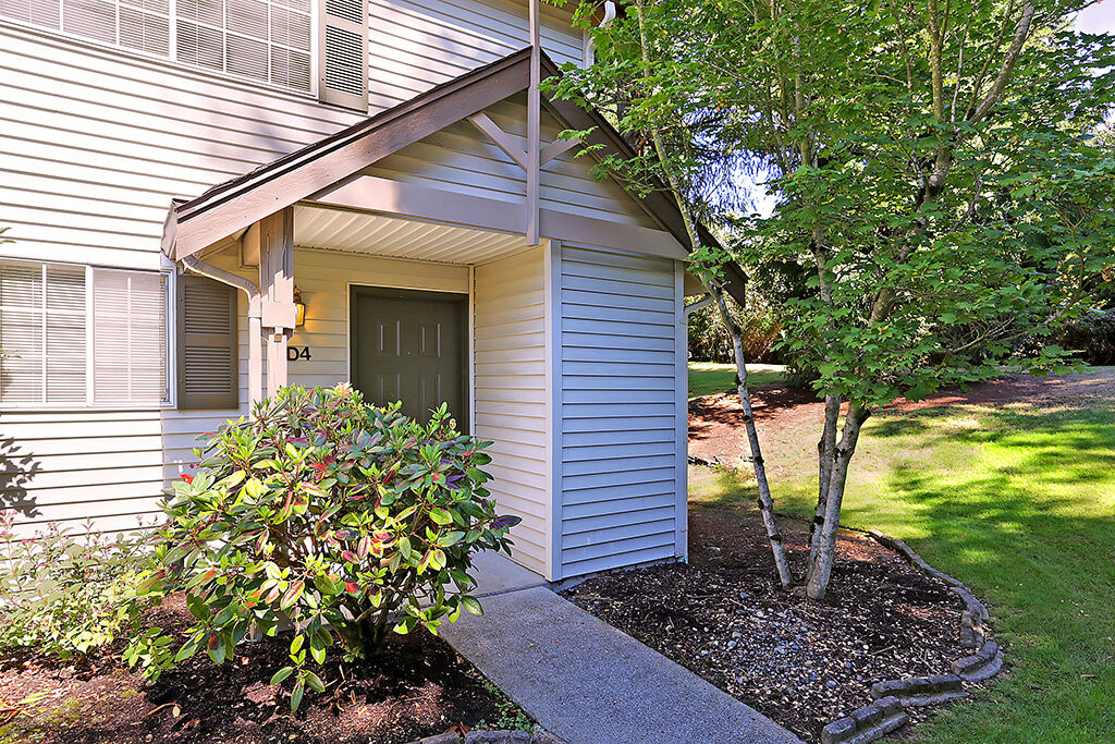 Property Photo: 15600 116th Ave NE D4 WA 98011