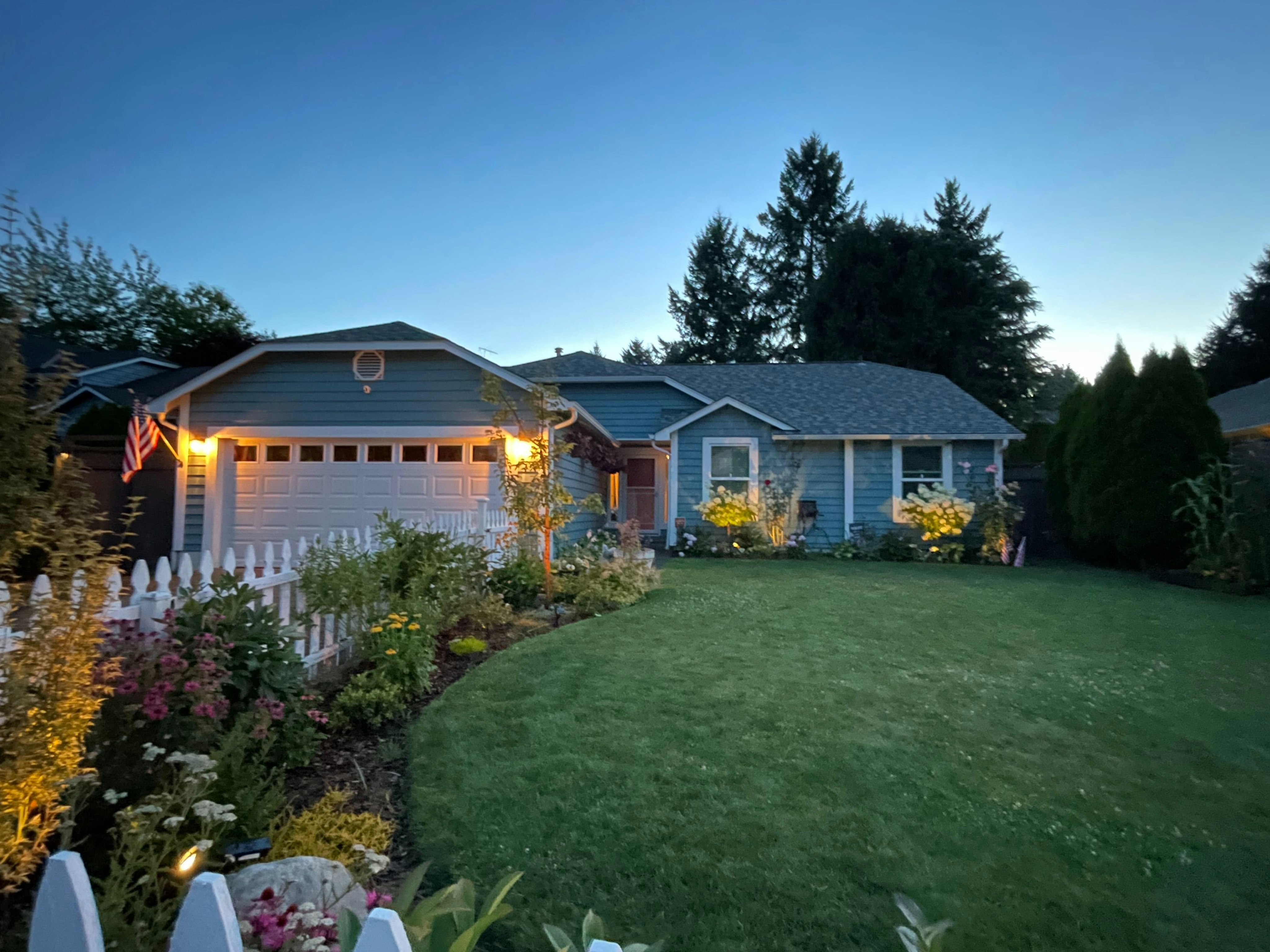 Property Photo:  22119  124th Avenue SE  WA 98031 
