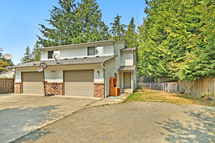 Property Photo:  9503 15th St SE  WA 98258 