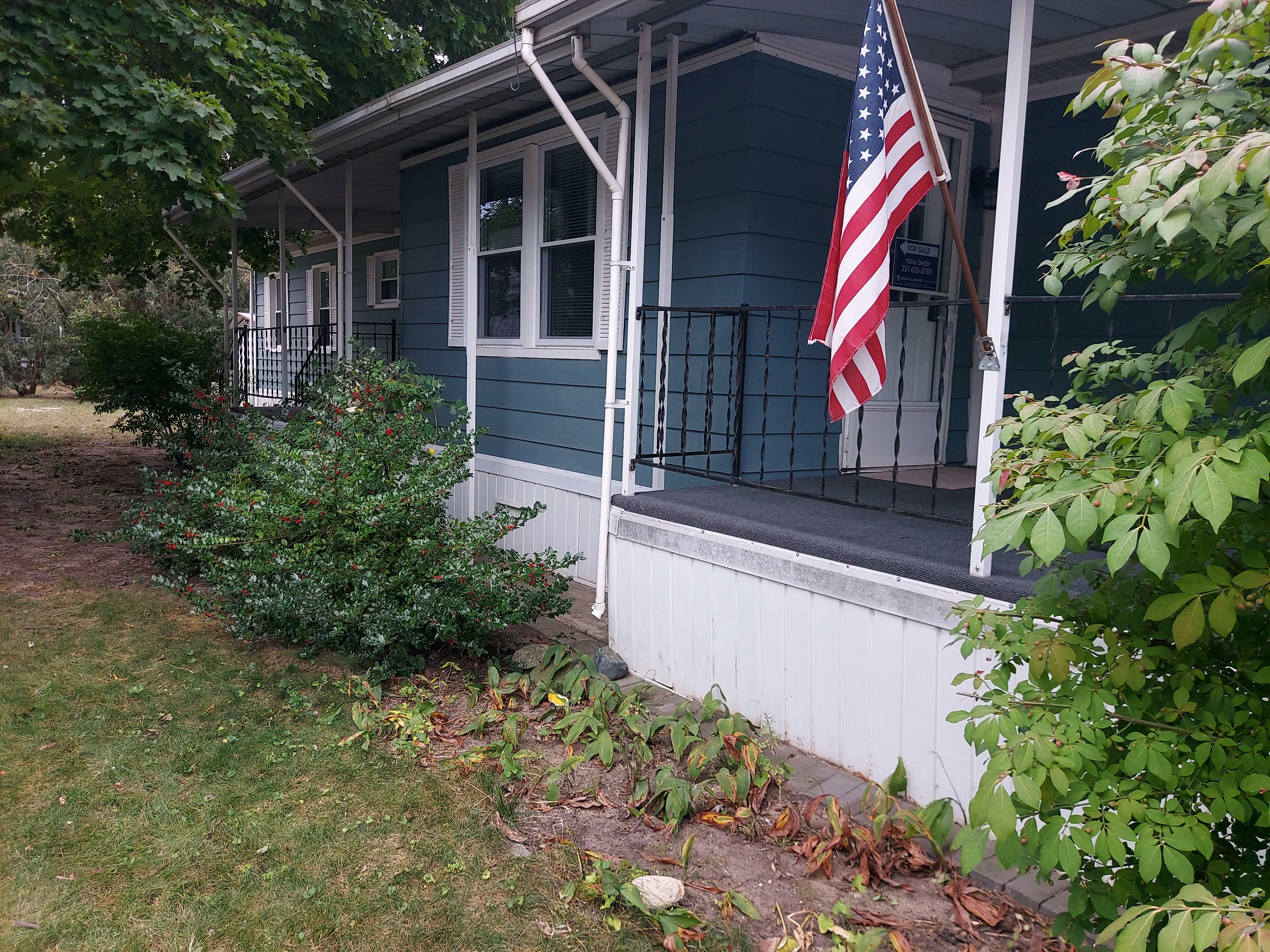 Property Photo:  2780 Frank St  MI 49686 