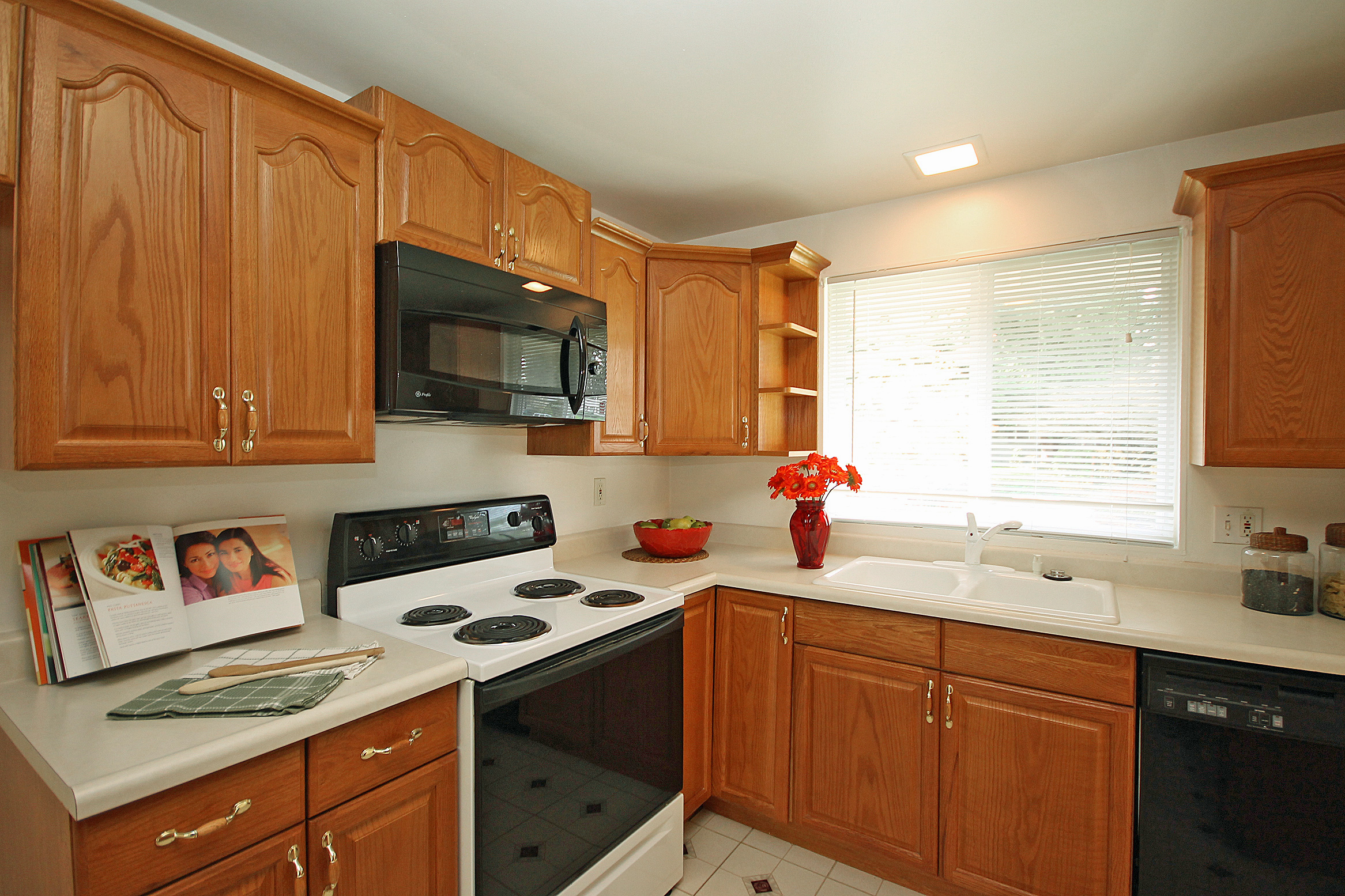 Property Photo: Kitchen 5306 156th Ave NE  WA 98052 