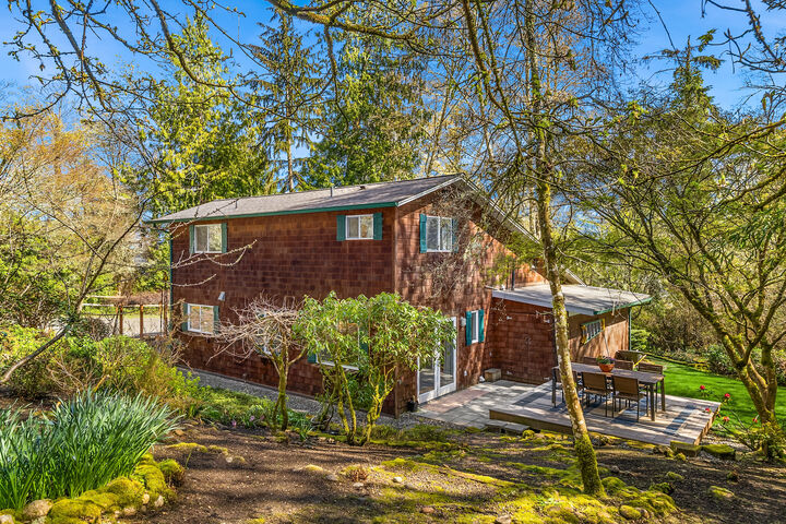 Property Photo:  15335  Sunrise Drive NE  WA 98110 