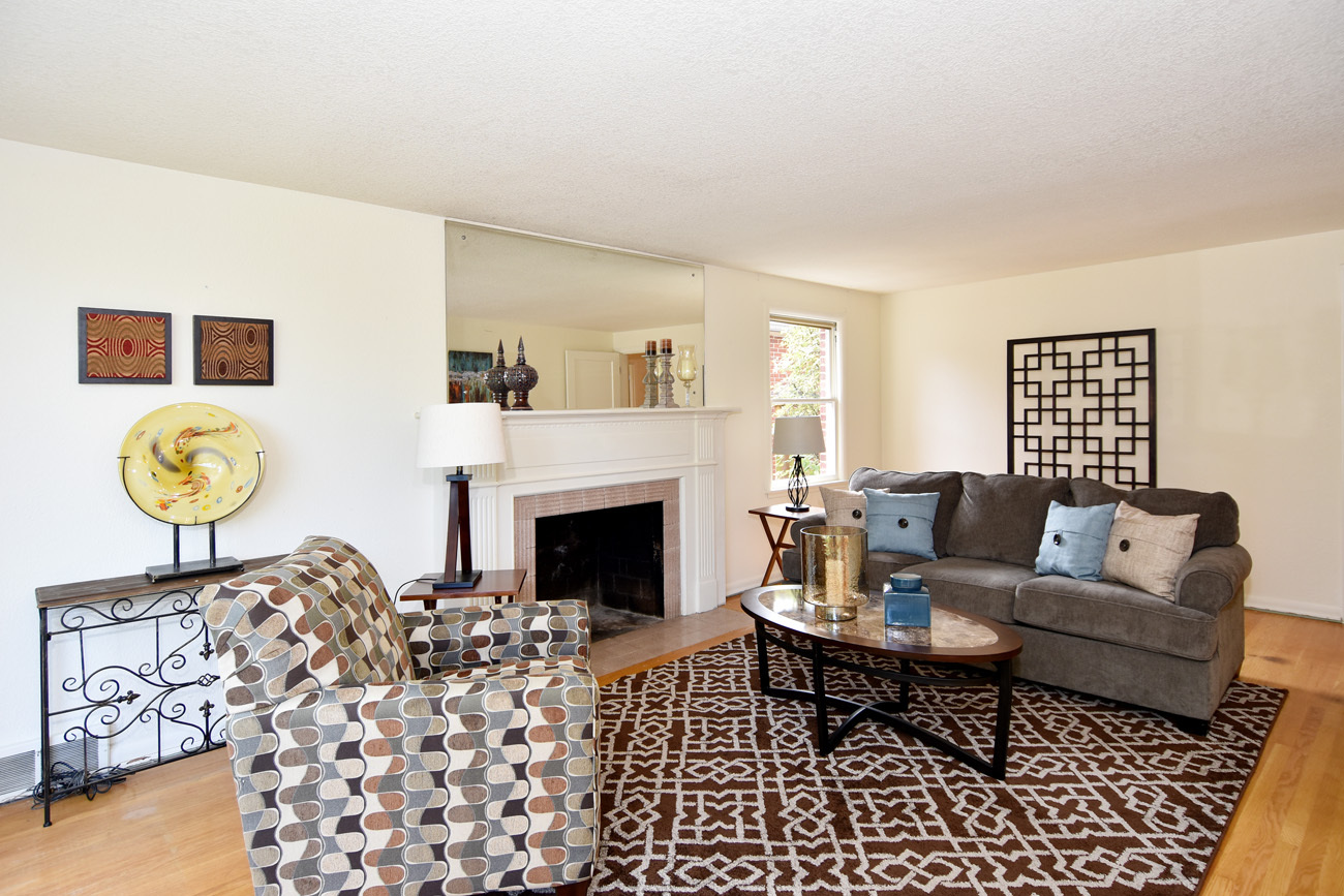 Property Photo: Living room 4017 W Bertona St  WA 98199 