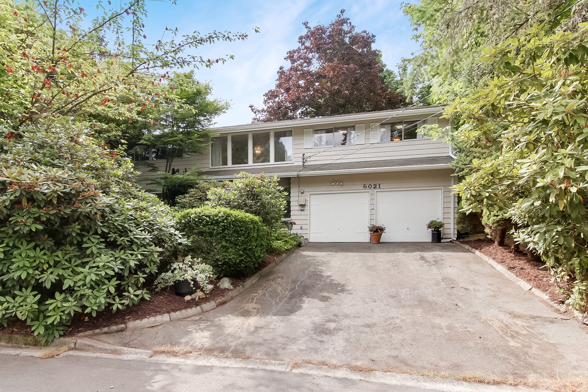 Property Photo: 6021 NE 204th St WA 98028
