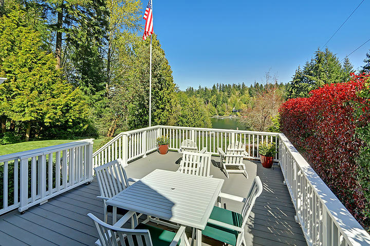 Property Photo:  11468 Arrow Point Dr NE  WA 98110 