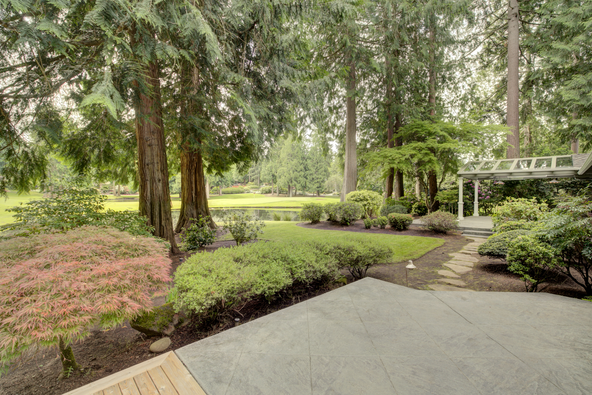 Property Photo:  3010 Sahalee Dr W  WA 98074 