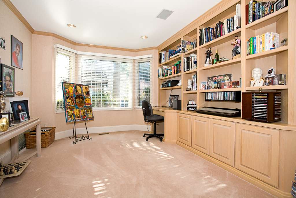 Property Photo: Entrance, office and powder room 1805 148th St SE  WA 98012 