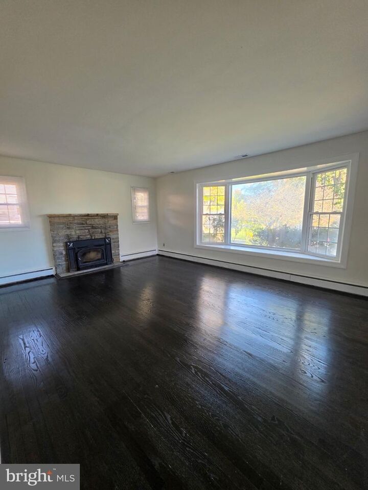 Property Photo: 7914 Dalesford Road MD 21234