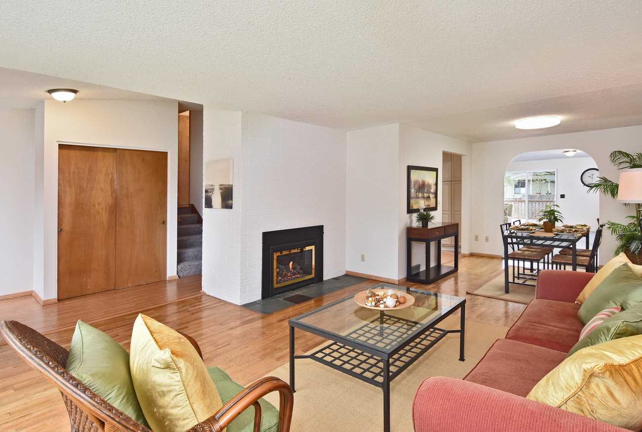 Property Photo: Living & dining room 349 NE 193rd St  WA 98155 