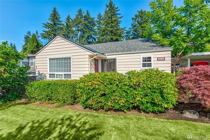 2012  Market Street  Kirkland WA 98033 photo