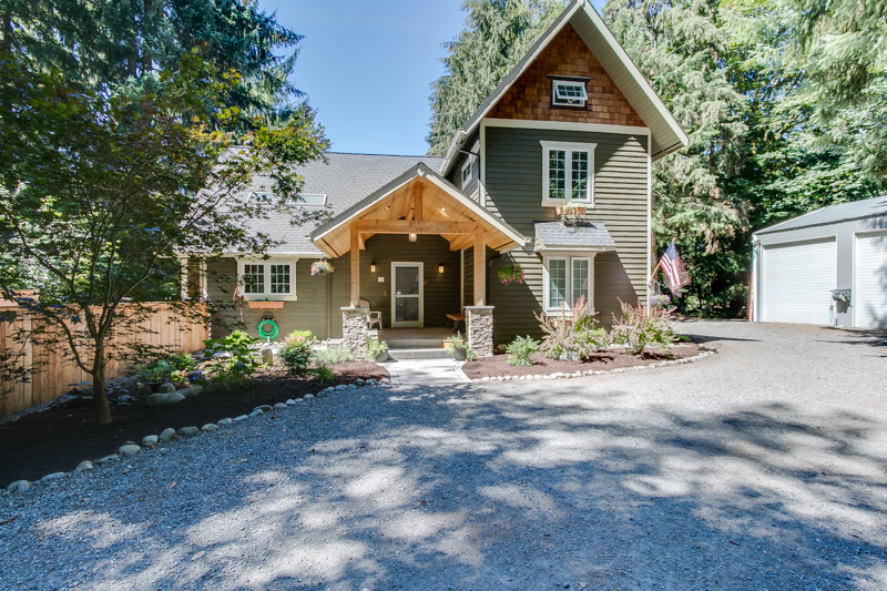 Property Photo: 10421 324th Place SE WA 98027
