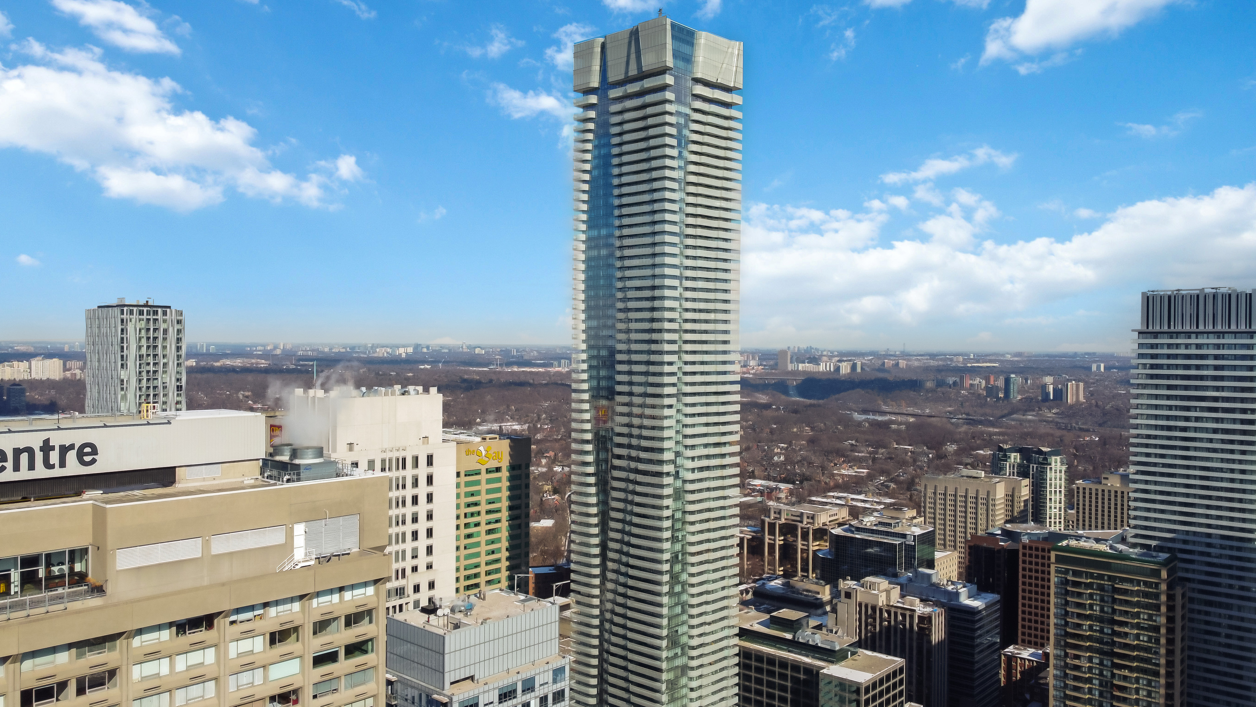 Property Photo:  1 Bloor Street East 5607 ON M4W 0A8 