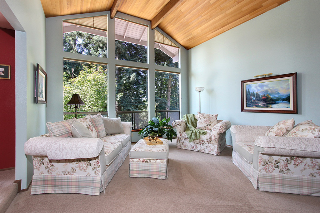 Property Photo: Entry/living room/dining room 14712 NE 164th St  WA 98072 