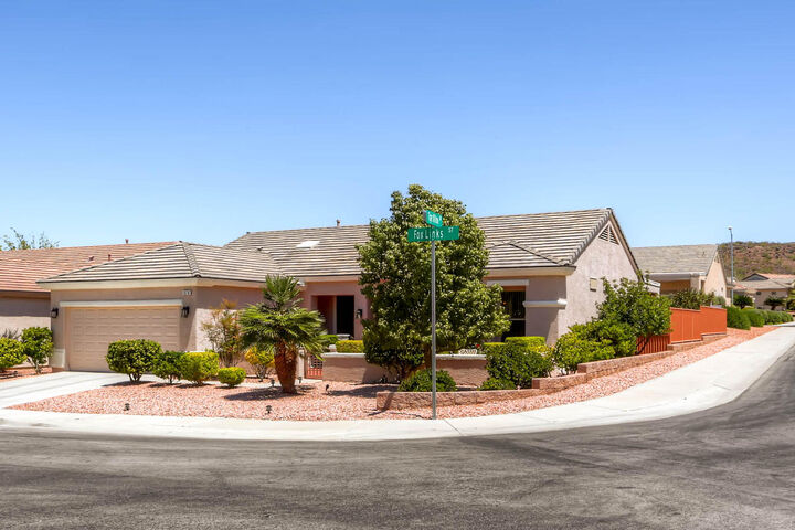 576  Fox Links St  Henderson NV 89012 photo