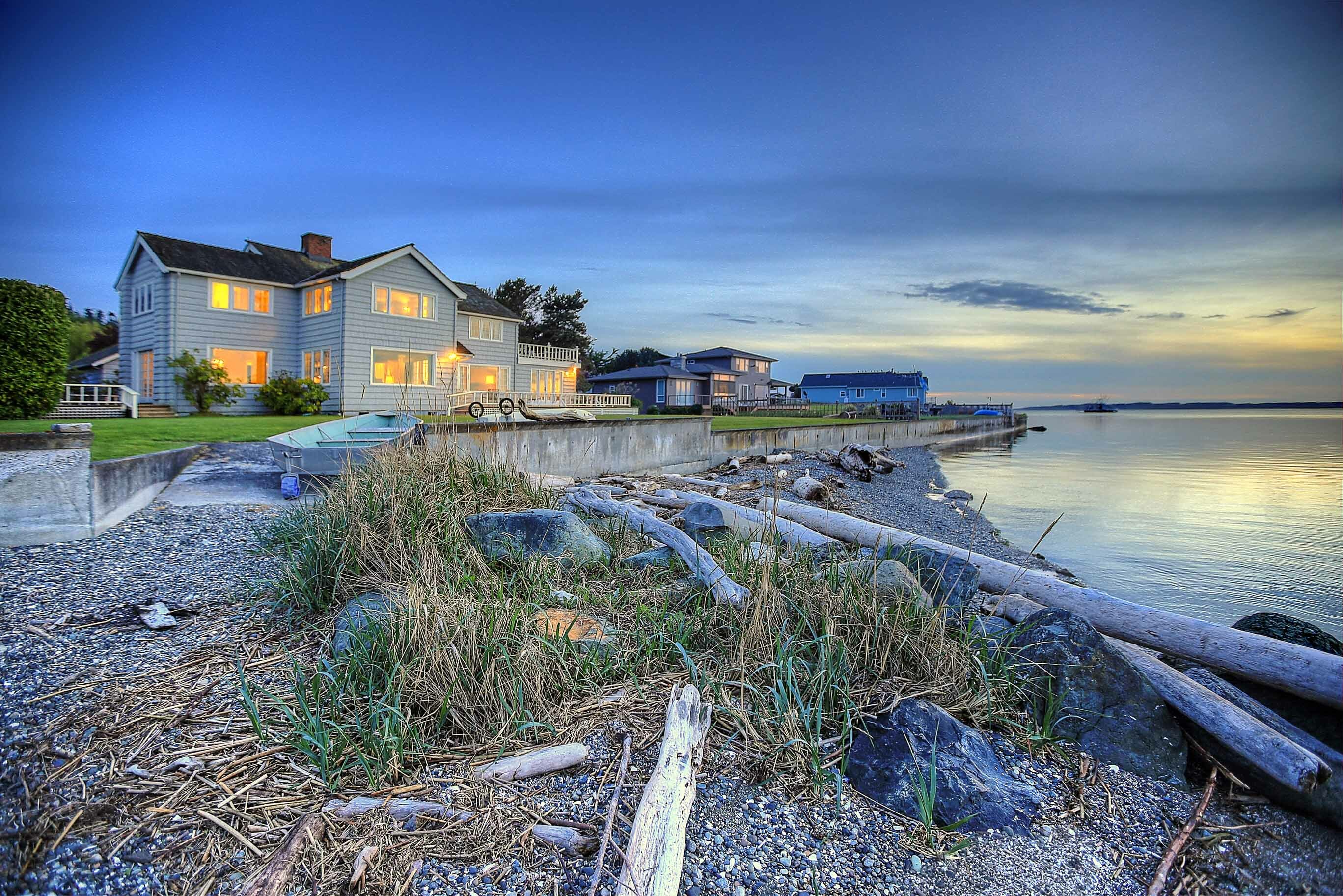 Property Photo:  1070 Bayshore Dr  WA 98282 