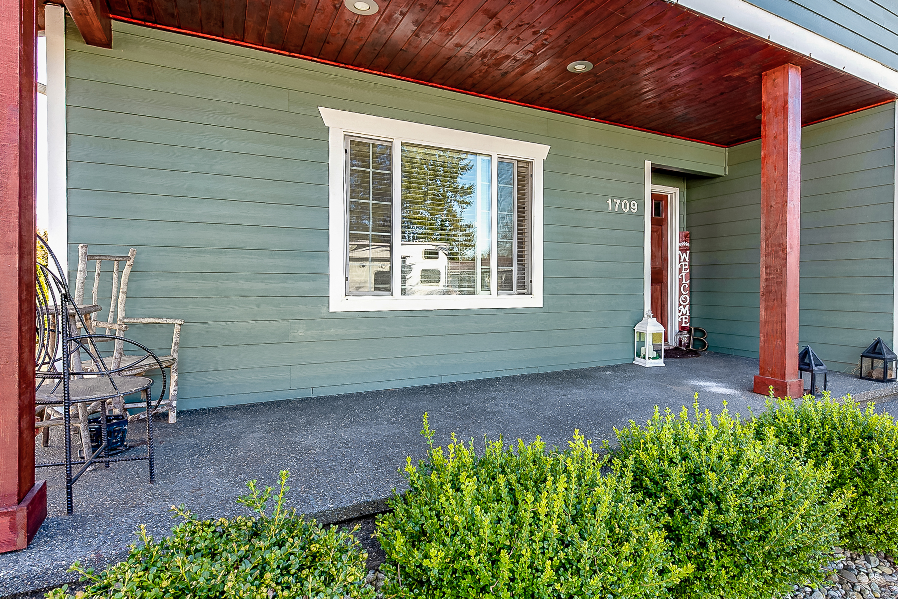 Property Photo:  1709 D St  WA 98264 