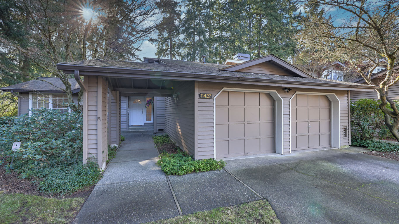 Property Photo:  11427 SE 66th Street  WA 98006 