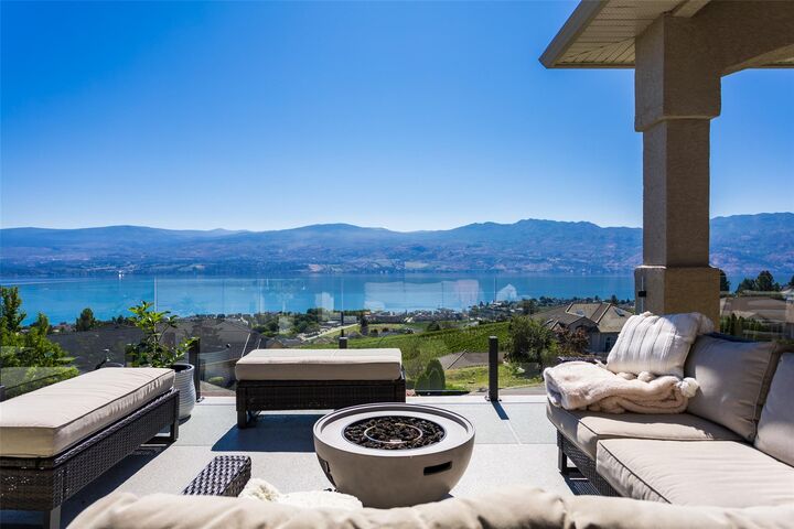 Property Photo:  1608 Braeburn Court  BC V4T 2V5 
