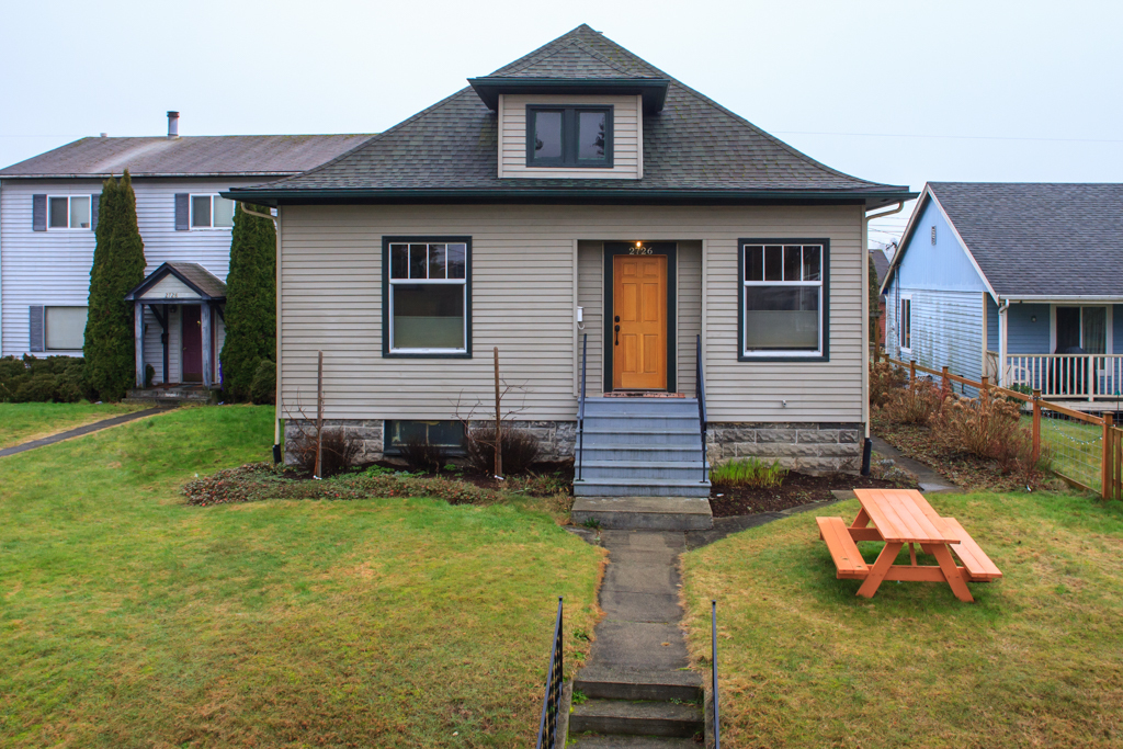 Property Photo:  2726 Franklin St  WA 98225 