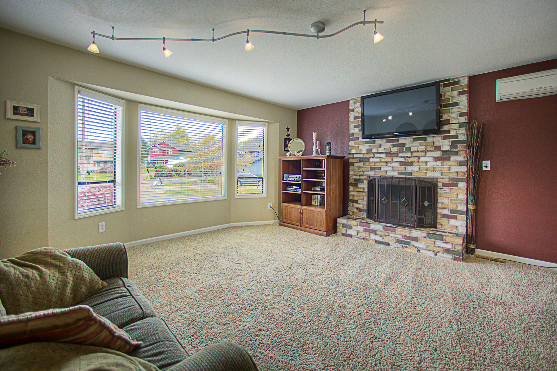 Property Photo: Great room 415 20th St  WA 98290 