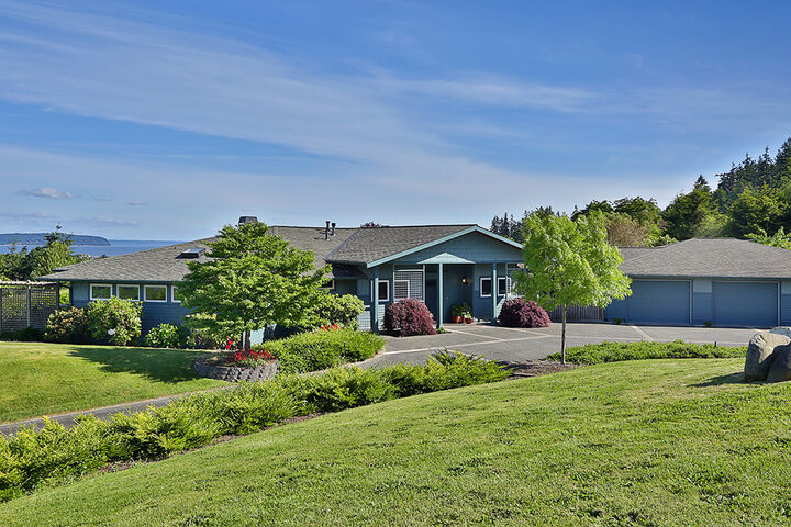 Property Photo:  1966 Hillvista Place  WA 98249 