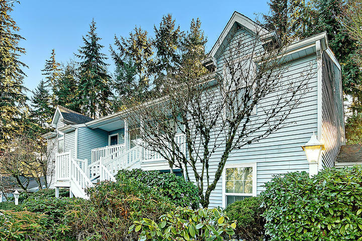 Property Photo:  12325 SE 41st Lane  WA 98006 