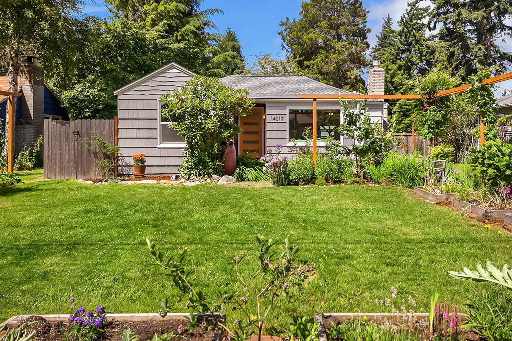 Property Photo:  14017 Walllingford Ave N  WA 98133 