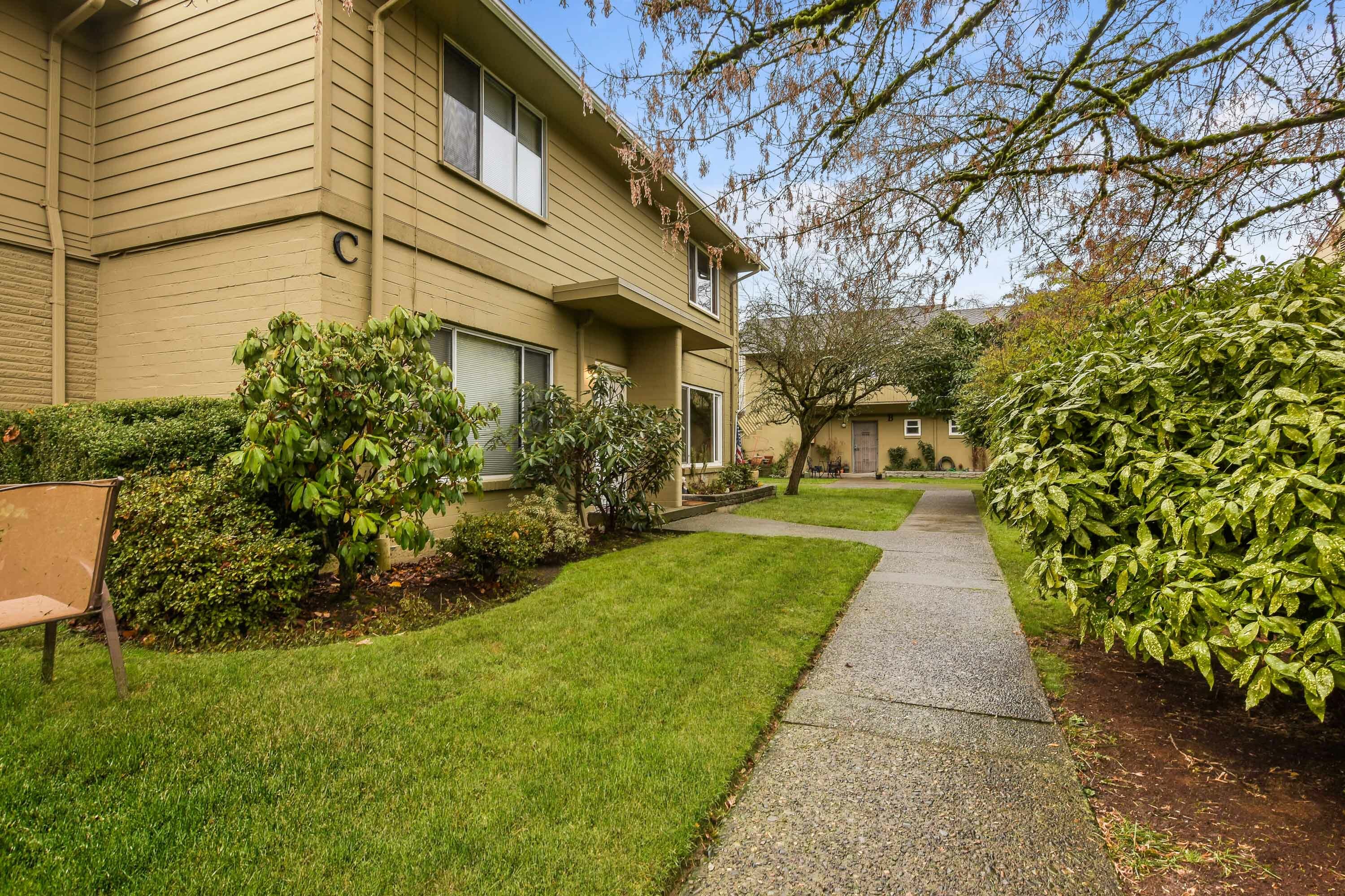 Property Photo:  4707 40th Ave NE C4863  WA 98105 