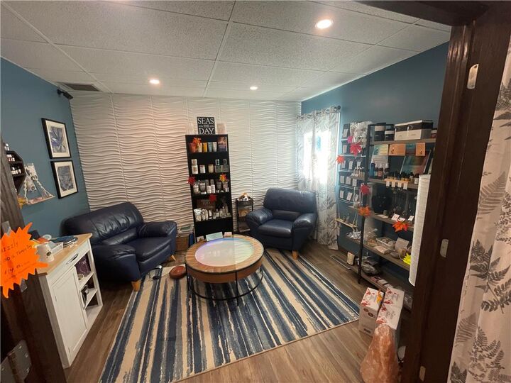 Property Photo:  2940 Victoria Avenue #C MB R7B 3Y3 