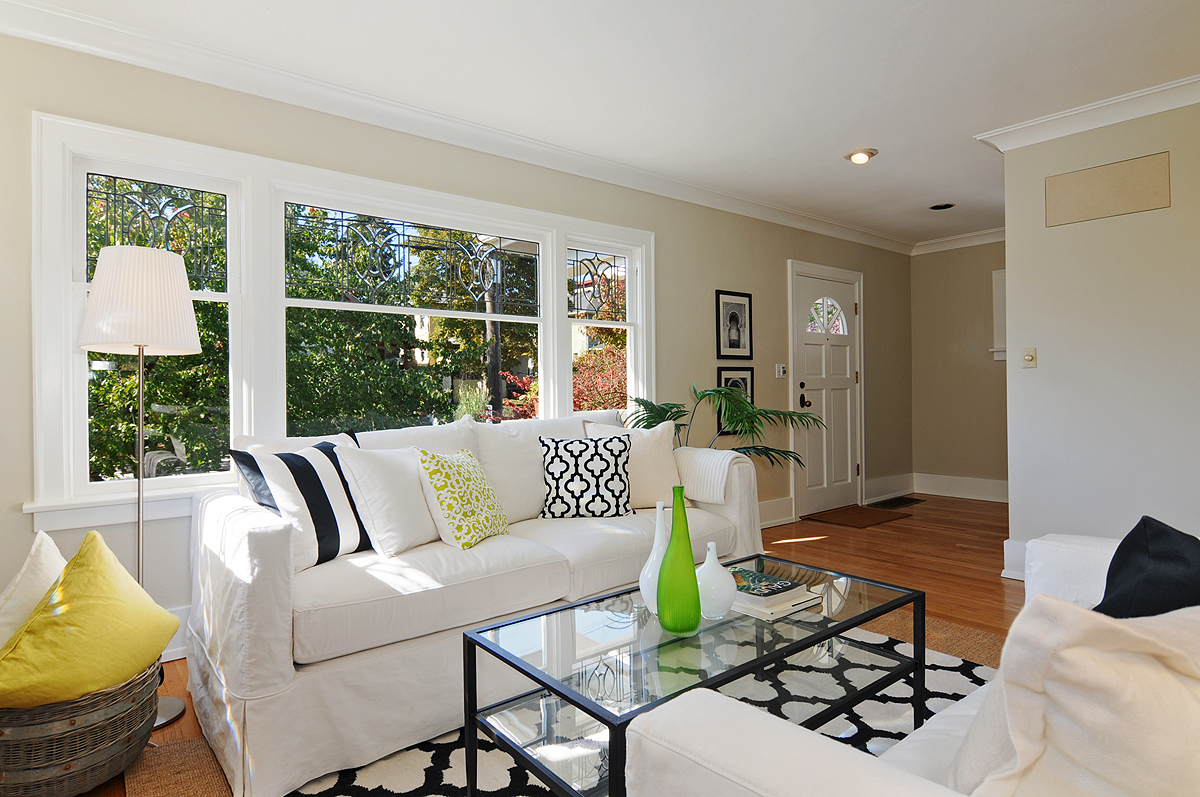 Property Photo: Living room, dining room, kitchen 4408 Sunnyside Ave N  WA 98103 
