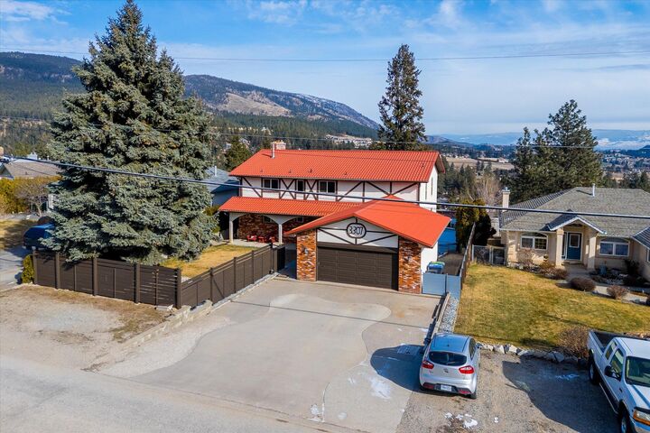 Property Photo: 3307 McGinnis Road BC V4T 1A9